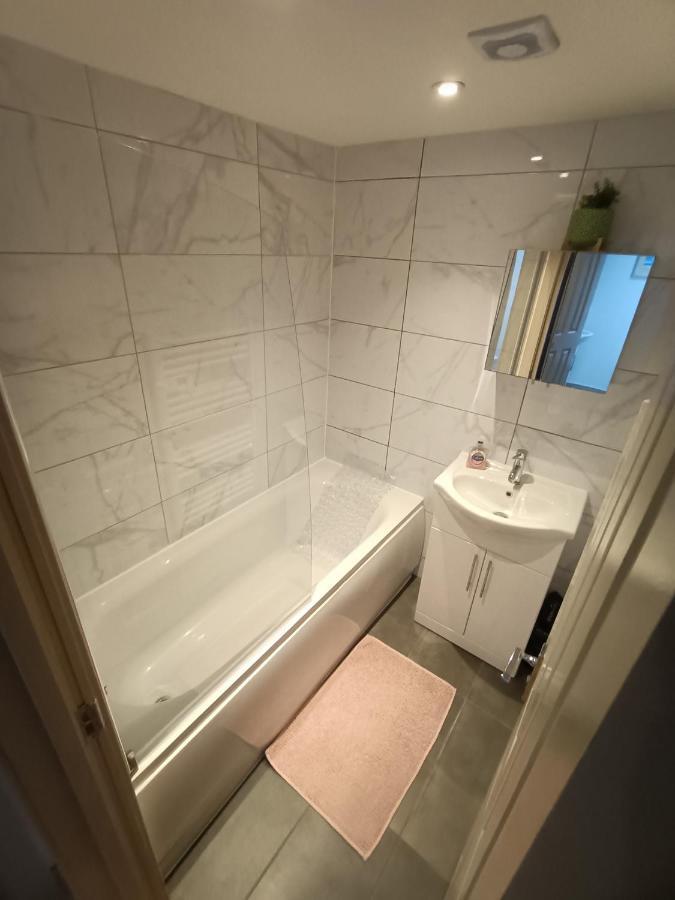 Lovely 1 Bedroom Apartment In לונדון מראה חיצוני תמונה